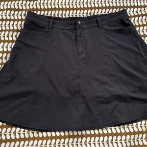 Eddie Bauer Performance Adventure Skort in EUC, Black Size 10 Tennis Golf Sport